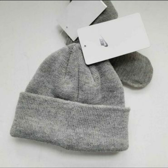 Nike NWT Toddler Girls Hat & Mitts Set - 0/S - Picture 7 of 7